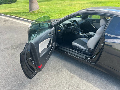 Used 2014 Hyundai Genesis 2.0T image 6