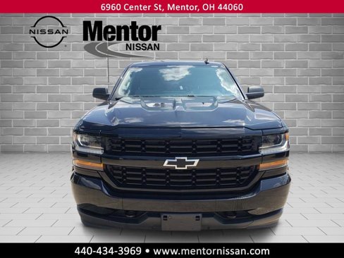 Used 2017 Chevrolet Silverado 1500 Custom w/ Custom Convenience Package image 2