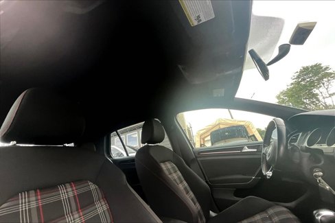 Used 2015 Volkswagen Golf S image 20