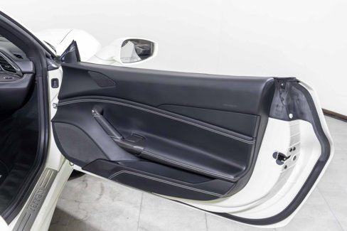 Used 2018 Ferrari 488 Spider image 41