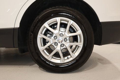 Certified 2024 Chevrolet Equinox LT w/ LPO, Floor Liner Package image 33
