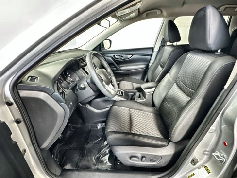 Used 2017 Nissan Rogue SV image 13