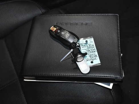 Used 2022 Porsche Macan image 61