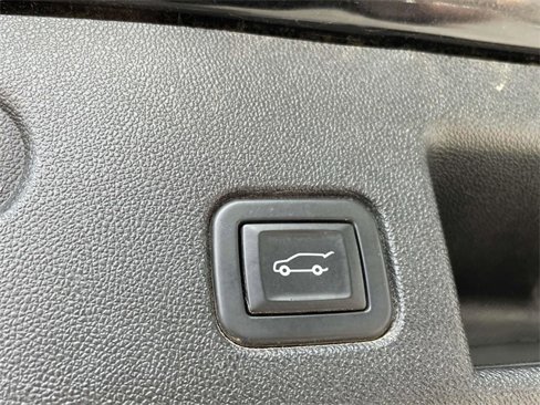 Used 2021 Chevrolet Equinox Premier w/ Redline Edition image 22