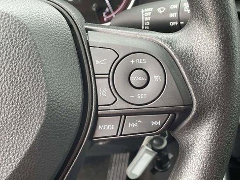 Used 2023 Toyota RAV4 LE image 17