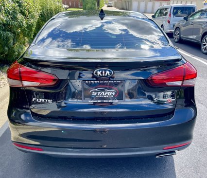 Used 2017 Kia Forte S image 6