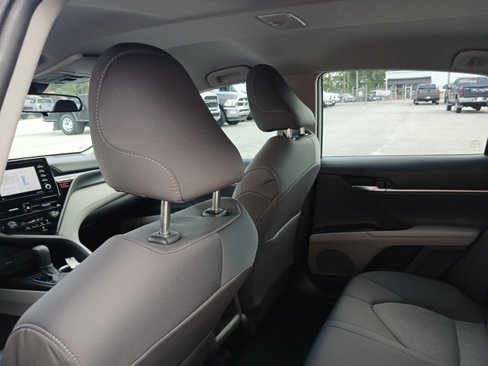 Used 2022 Toyota Camry LE image 22