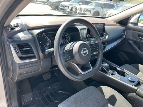 Used 2023 Nissan Rogue SV image 16
