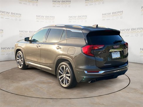 Used 2019 GMC Terrain Denali w/ Driver Alert Package II image 3