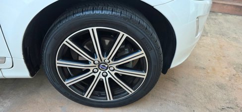 Used 2016 Volvo XC60 T5 Platinum image 12