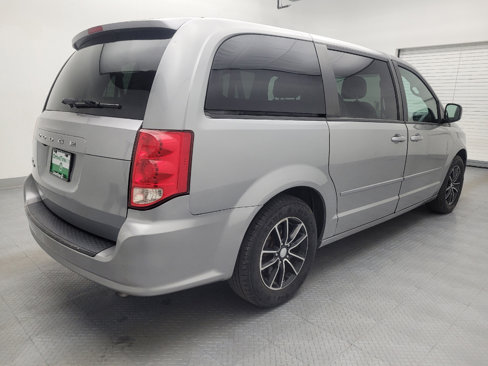 Used 2016 Dodge Grand Caravan SXT image 9