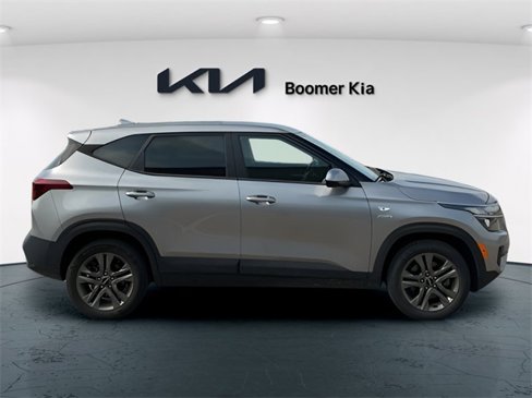 Certified 2023 Kia Seltos LX image 4
