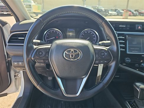 Used 2020 Toyota Camry SE image 19
