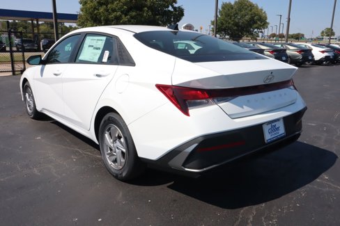 New 2025 Hyundai Elantra SE image 8