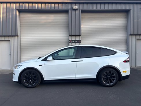 Used 2022 Tesla Model X image 3