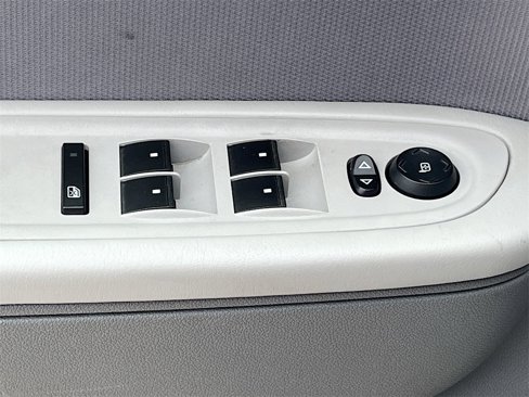 Used 2011 Chevrolet Traverse LS image 16