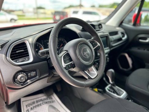 Used 2019 Jeep Renegade Latitude image 12
