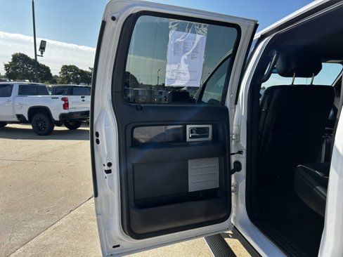 Used 2014 Ford F150 Platinum image 35