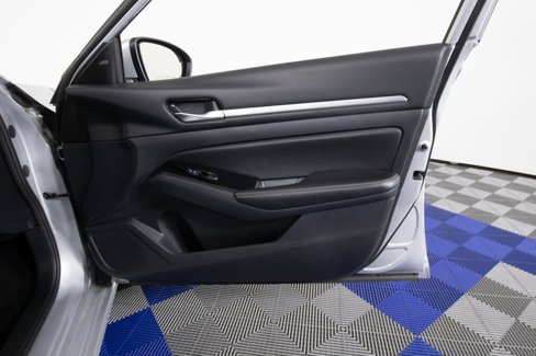 Used 2023 Nissan Altima 2.5 SV image 18