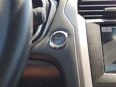 Used 2020 Ford Fusion SE image 27