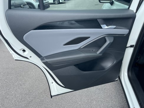 New 2025 Volkswagen Tiguan SE image 15