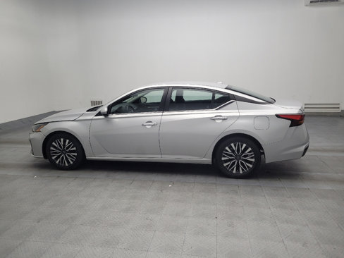Used 2023 Nissan Altima 2.5 SV image 3