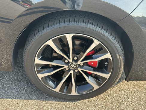 Used 2018 Toyota Corolla L image 15