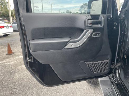 Used 2016 Jeep Wrangler Unlimited Sahara w/ Connectivity Group image 33