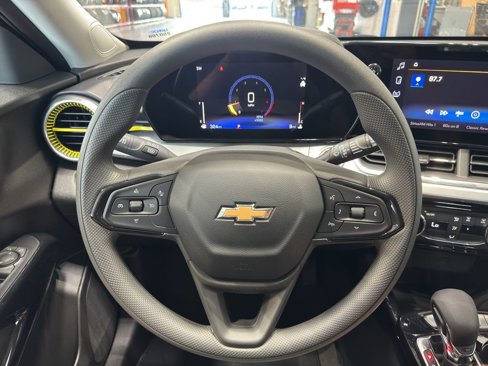 New 2025 Chevrolet Trax LT image 21