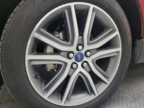 Used 2019 Ford Edge Titanium image 31