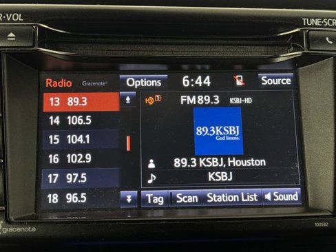 Used 2018 Toyota RAV4 SE image 17