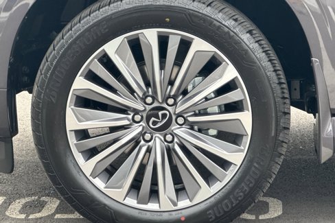 New 2025 INFINITI QX80 Luxe image 34