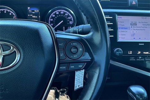 Used 2020 Toyota Camry SE image 12