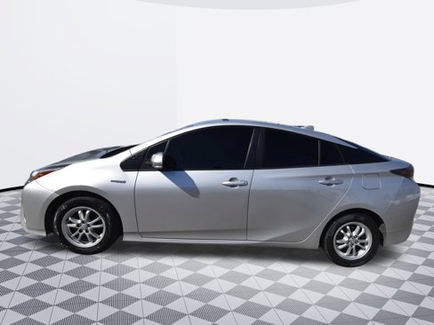 Used 2018 Toyota Prius Two image 3