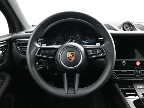 Used 2025 Porsche Macan image 13
