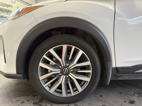 Used 2024 Nissan Kicks SR w/ Interior Electronics Package image 10