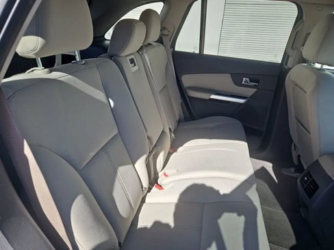 Used 2013 Ford Edge SE image 14