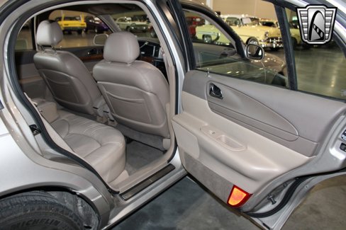 Used 1999 Lincoln Continental image 21