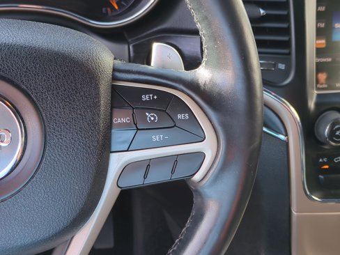 Used 2014 Jeep Grand Cherokee Limited w/ Luxury Group II image 19