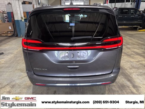 Used 2021 Chrysler Pacifica Touring w/ Cold Weather Group image 5