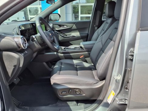 Used 2025 Chevrolet Equinox LT w/ Convenience Package II image 16