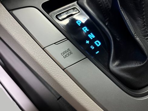 Used 2020 Hyundai Elantra SEL image 29