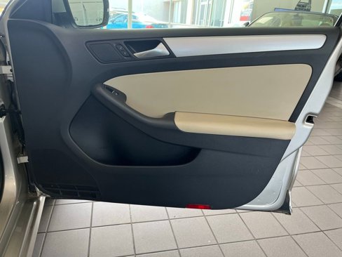 Used 2014 Volkswagen Jetta SE image 18