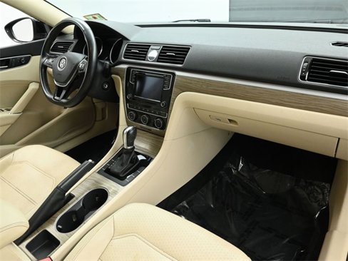 Used 2016 Volkswagen Passat 1.8T SE image 20