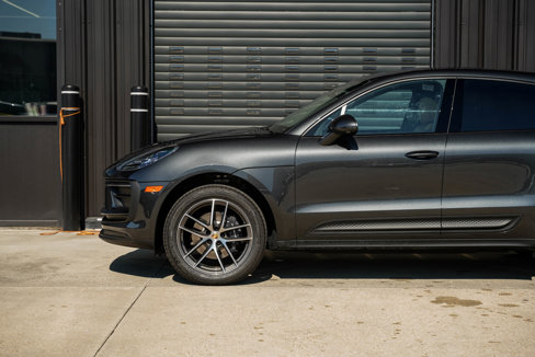 Certified 2025 Porsche Macan image 11