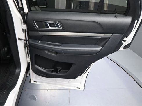 Used 2019 Ford Explorer XLT w/ Equipment Group 202A image 13