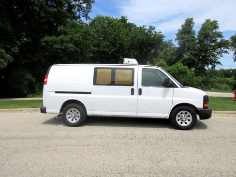 Used 2011 Chevrolet Express 1500 AWD image 9