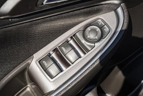 Used 2016 Chevrolet Malibu LT image 34