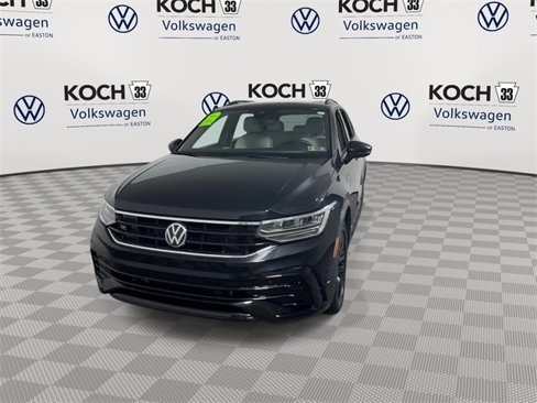 Used 2022 Volkswagen Tiguan SE R-Line image 3