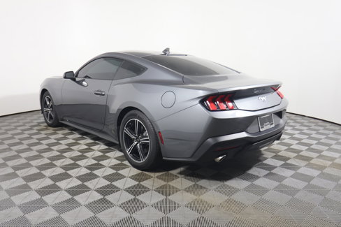Used 2025 Ford Mustang Coupe image 3